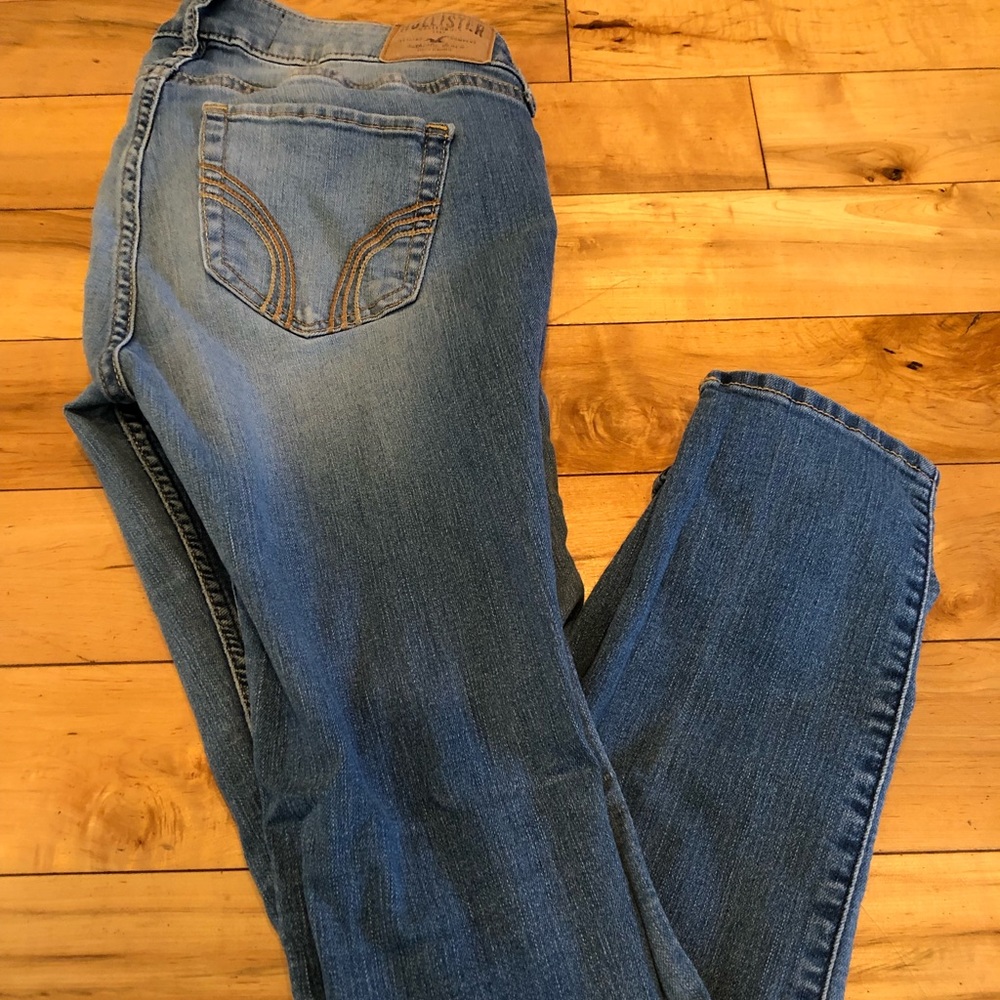 Hollister Ripped Super Skinny Jeans